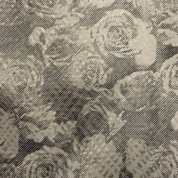 Ann Taylor Pencil Skirt, Size 8P - Picture 4 of 7